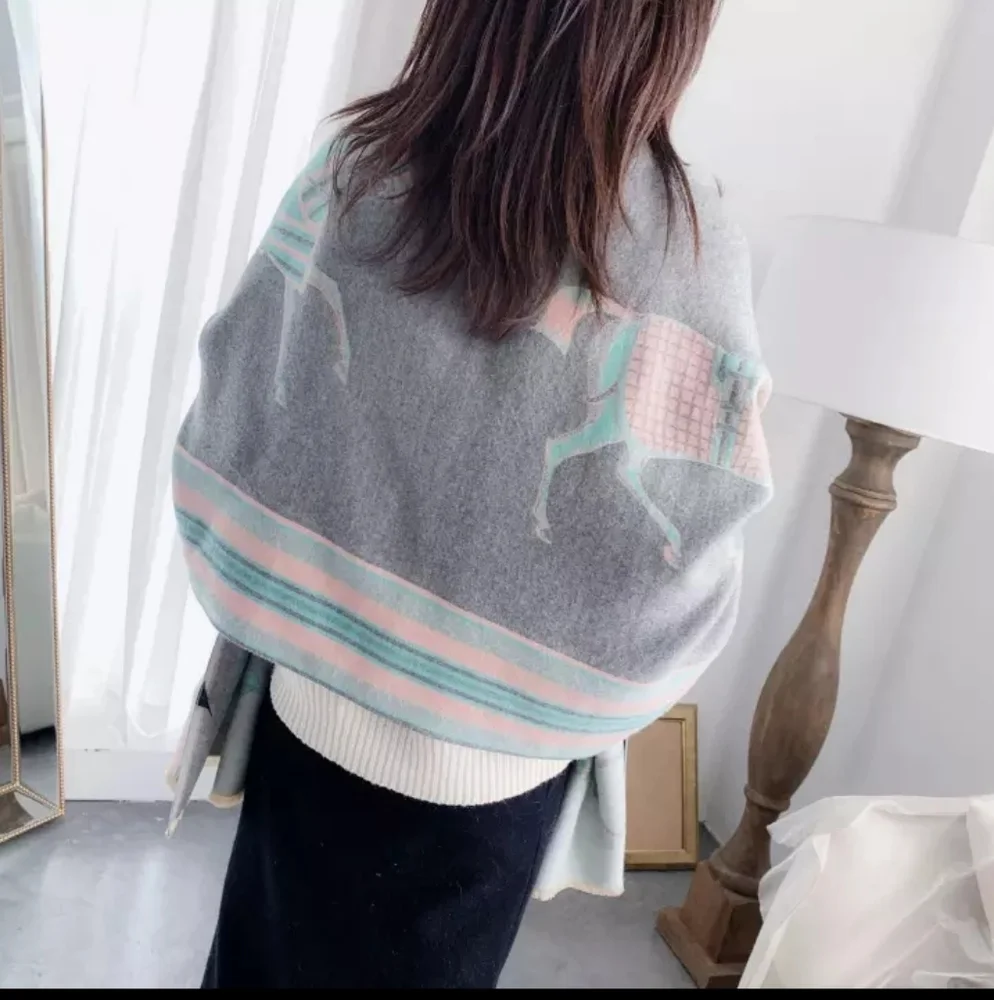 ⭐⭐️Elegant Cashmere Shawl ⭐ - Picture 7 of 7